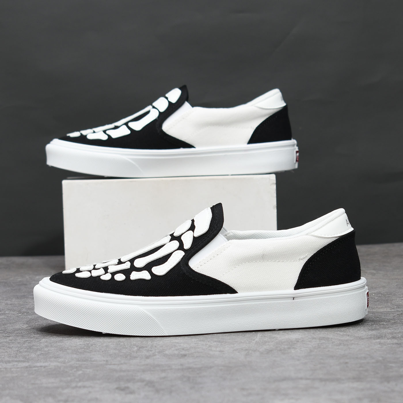 All-match Men's Slip-on Canvas Breathable Sports Casual Sneakers